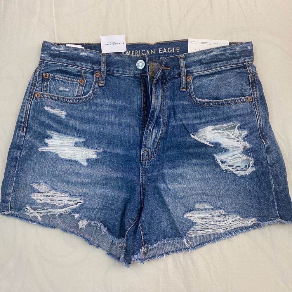 American Eagle 90s boyfriend shorts